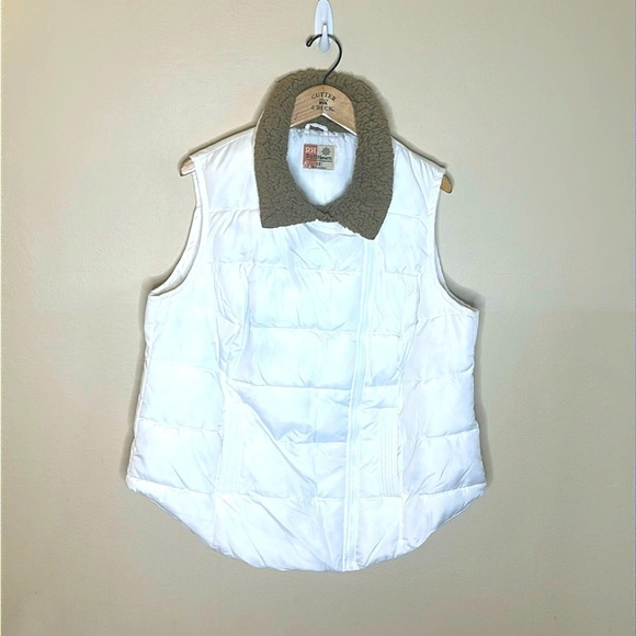 Ruff Hewn Jackets & Blazers - RuffHewn Puffer Vest White Womens Size 1X Side Zipper Closure With Hidden Snaps